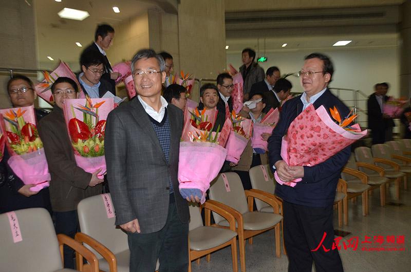 “xc体育”布鲁诺变奇阵后腰踢边后卫 美女门将或被放弃(图2) xc体育